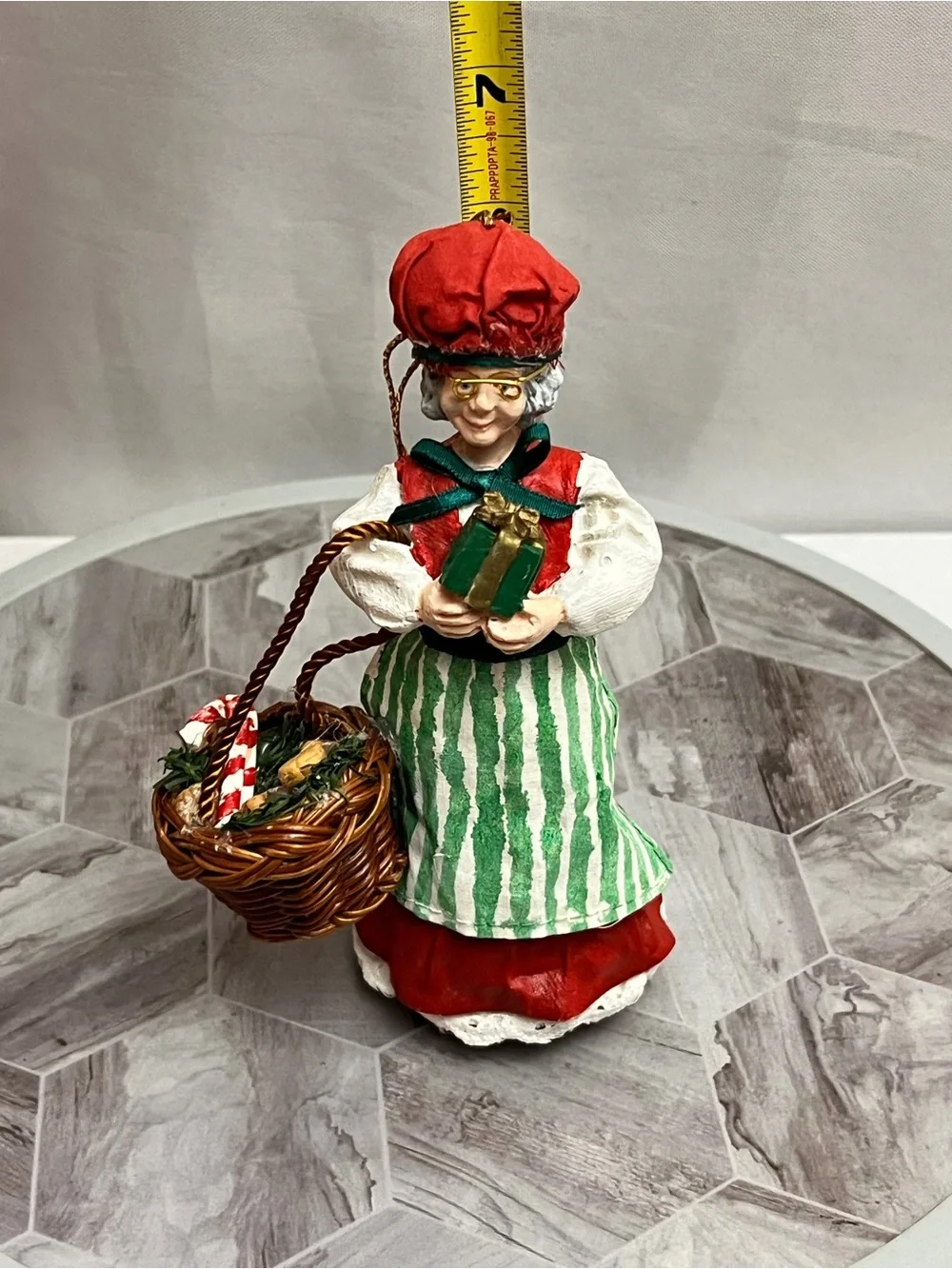 Classic Collectibles Mrs. Claus Christmas Figurine Ornament 1994 w/ Box